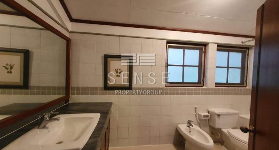 For rent 3 bedrooms house in Pathum Wan, Bangkok
