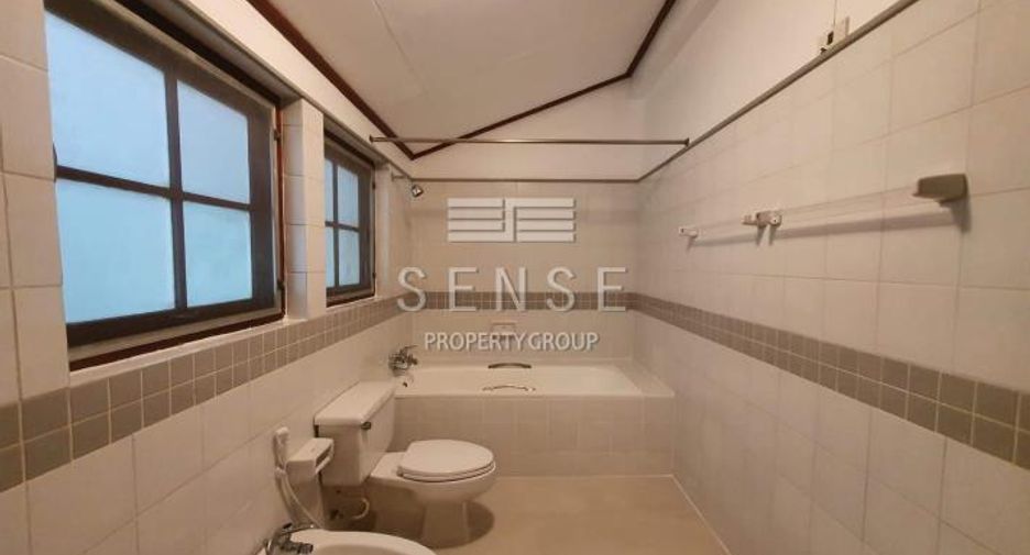 For rent 3 bedrooms house in Pathum Wan, Bangkok