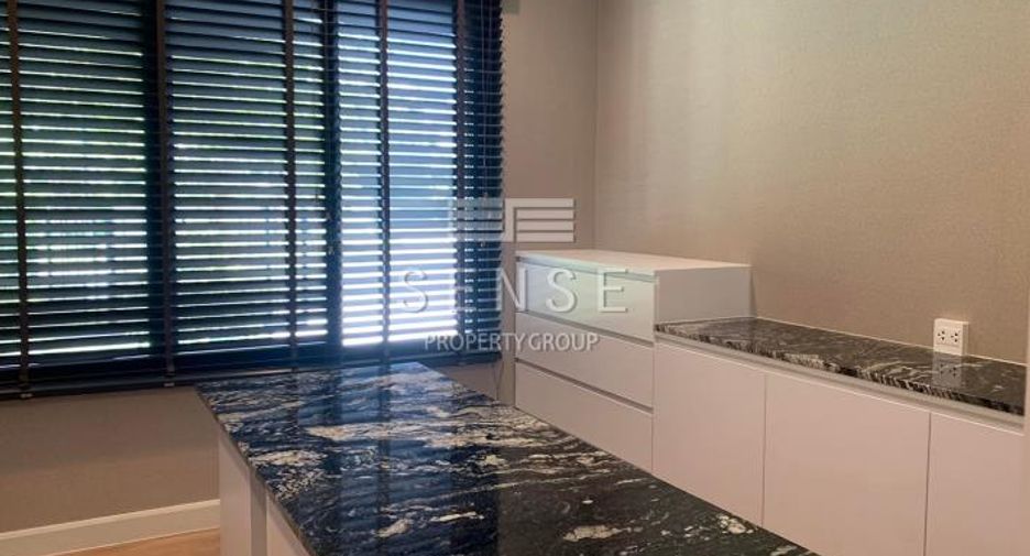 Casa en venta y en alquiler de 3 habitaciones en Bang Phli, Samut Prakan