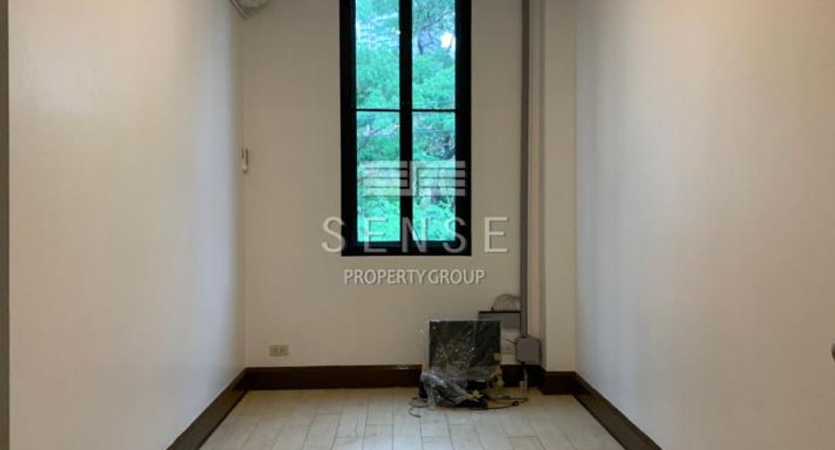 For rent 5 bedrooms house in Khlong Toei, Bangkok