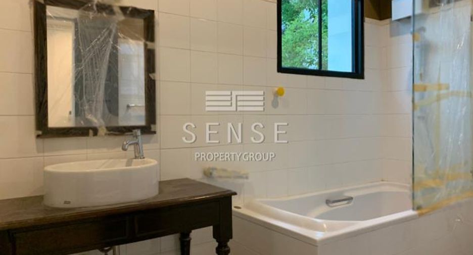 For rent 5 bedrooms house in Khlong Toei, Bangkok