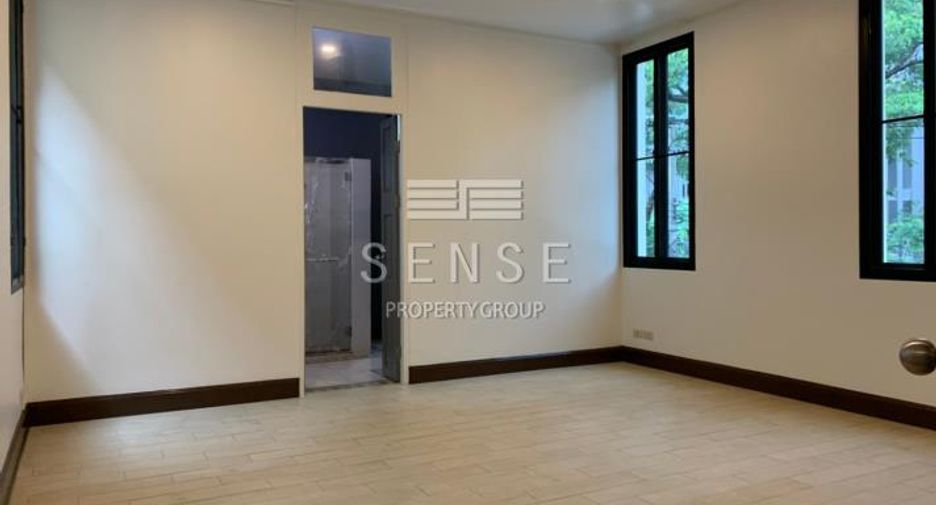 For rent 5 bedrooms house in Khlong Toei, Bangkok