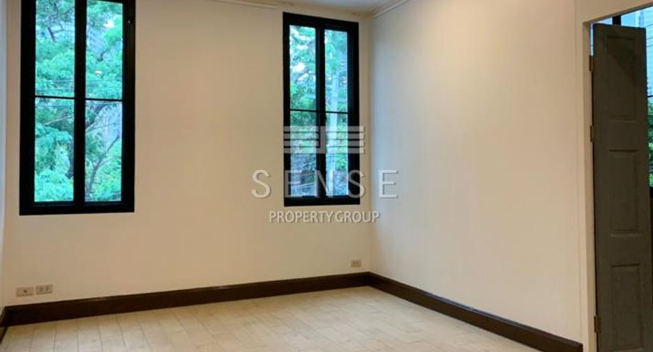 For rent 5 bedrooms house in Khlong Toei, Bangkok