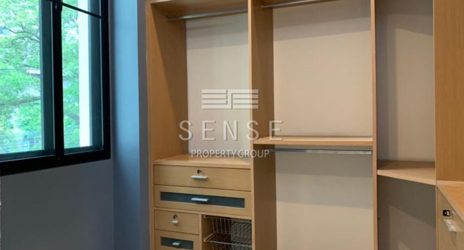 For rent 5 bedrooms house in Khlong Toei, Bangkok