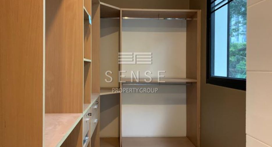 For rent 5 bedrooms house in Khlong Toei, Bangkok