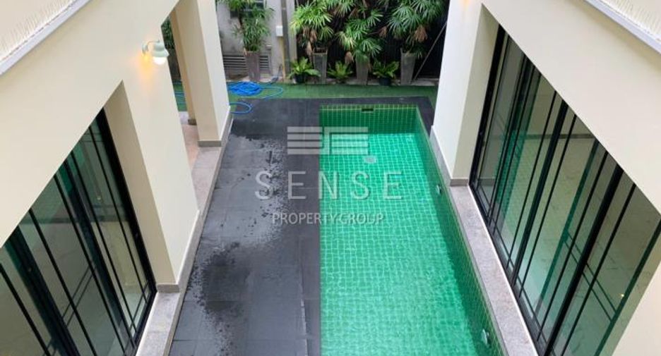 For rent 5 bedrooms house in Khlong Toei, Bangkok