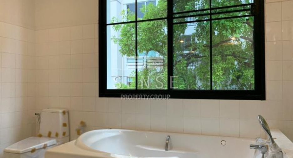 For rent 5 bedrooms house in Khlong Toei, Bangkok