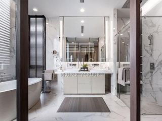 Haus zum Kauf mit 4 Zimmer in Huai Khwang, Bangkok