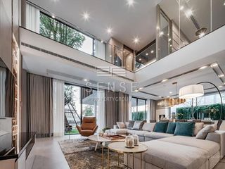 Haus zum Kauf mit 4 Zimmer in Huai Khwang, Bangkok