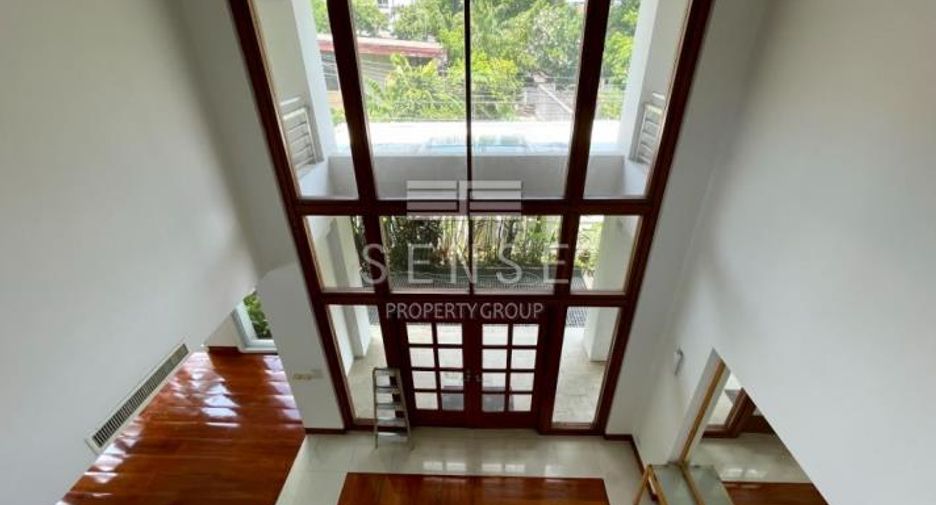 À louer 5 chambres maison à Watthana, Bangkok