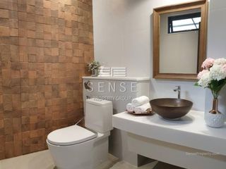 Haus zur Miete mit 5 Zimmer in Watthana, Bangkok