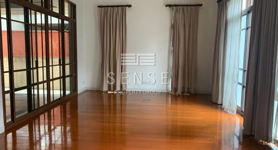 For rent 4 bedrooms house in Pathum Wan, Bangkok