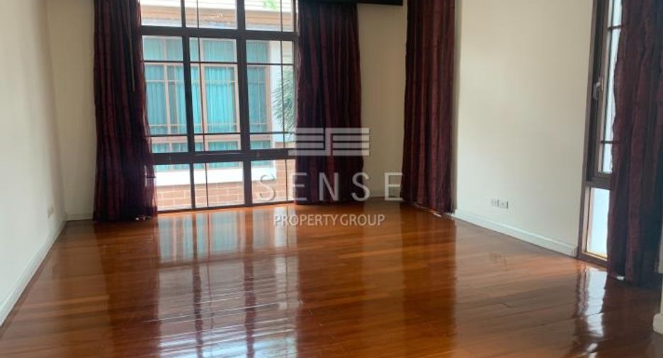 For rent 4 bedrooms house in Pathum Wan, Bangkok