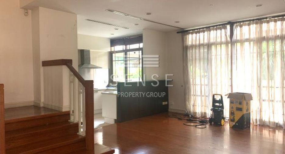 For rent 4 bedrooms house in Pathum Wan, Bangkok