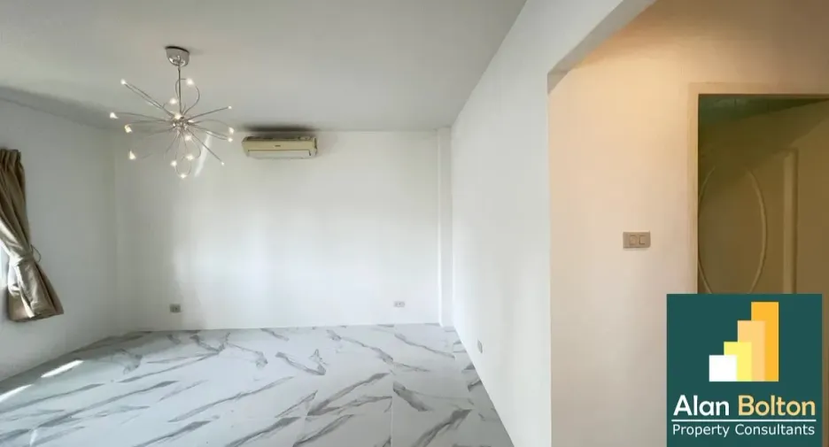 For rent and for sale 3 bedrooms house in Bang Lamung, Chonburi