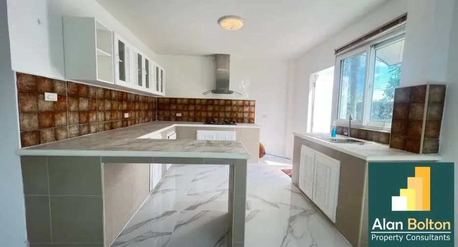 For rent and for sale 3 bedrooms house in Bang Lamung, Chonburi