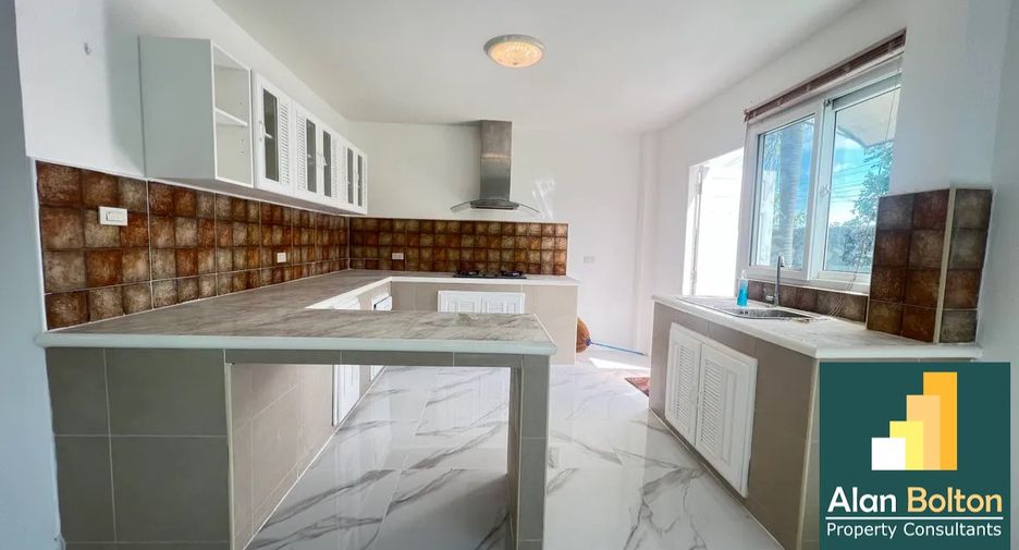 For rent and for sale 3 bedrooms house in Bang Lamung, Chonburi