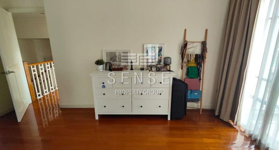 For rent 4 bedrooms house in Pathum Wan, Bangkok