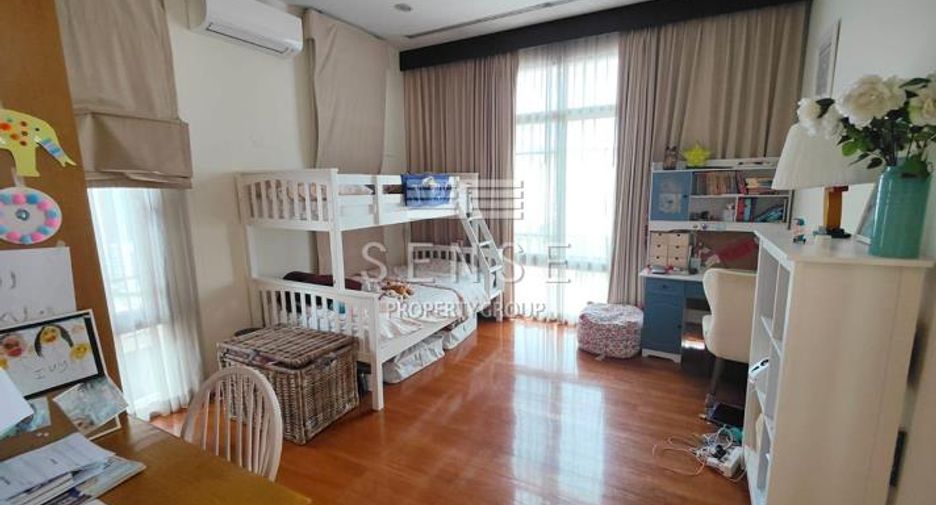 For rent 4 bedrooms house in Pathum Wan, Bangkok
