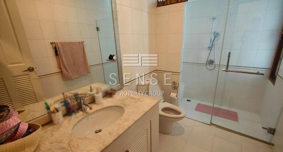 For rent 4 bedrooms house in Pathum Wan, Bangkok
