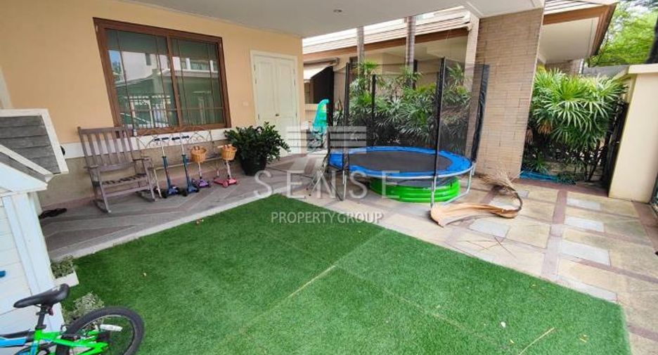 For rent 4 bedrooms house in Pathum Wan, Bangkok