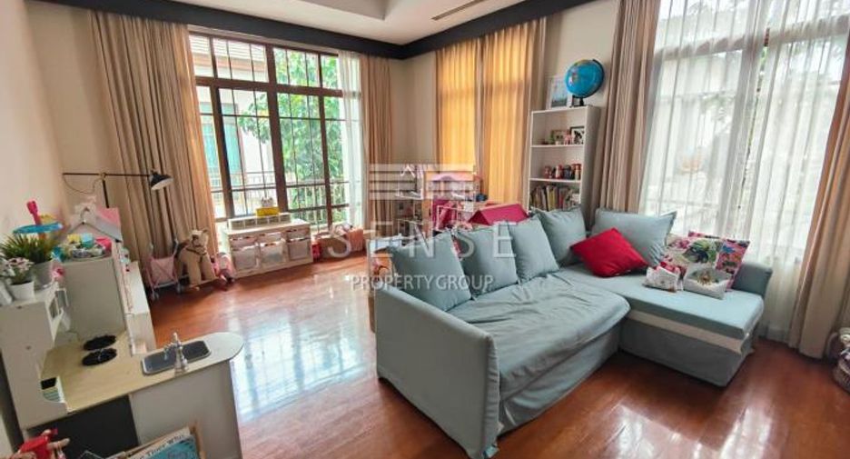 For rent 4 bedrooms house in Pathum Wan, Bangkok