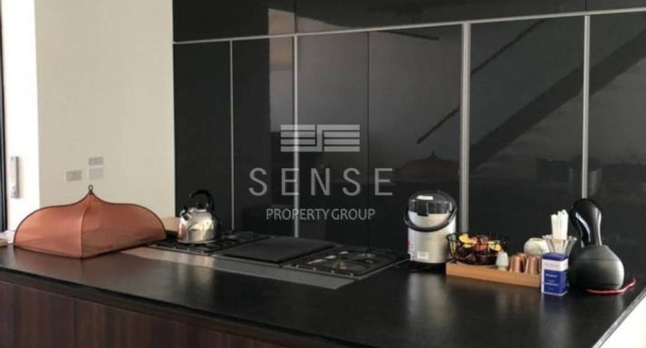 For sale 5 bedrooms house in Yan Nawa, Bangkok
