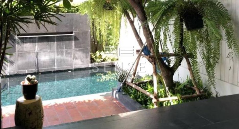 For sale 5 bedrooms house in Yan Nawa, Bangkok