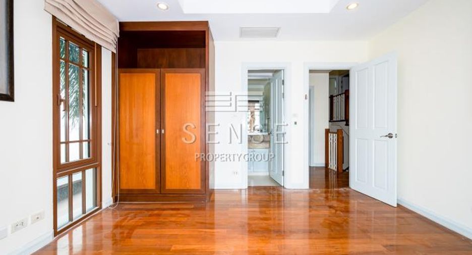 For rent 4 bedrooms house in Pathum Wan, Bangkok