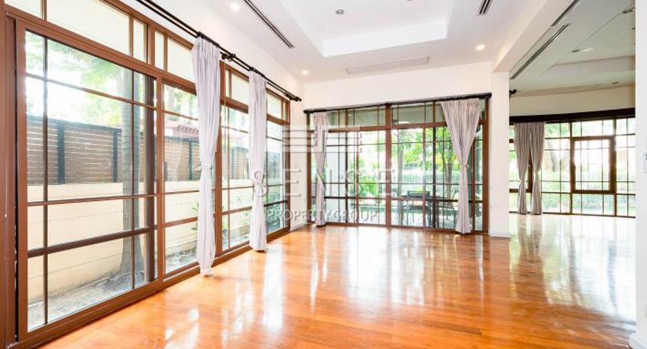 For rent 4 bedrooms house in Pathum Wan, Bangkok