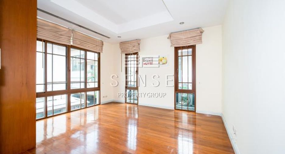 For rent 4 bedrooms house in Pathum Wan, Bangkok