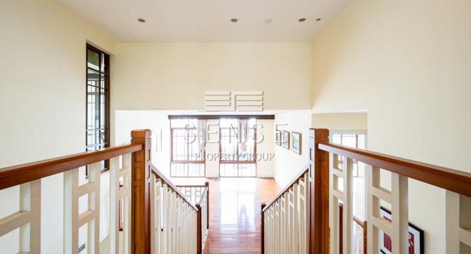 For rent 4 bedrooms house in Pathum Wan, Bangkok