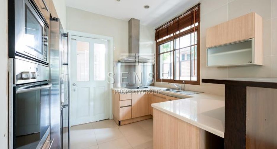 For rent 4 bedrooms house in Pathum Wan, Bangkok