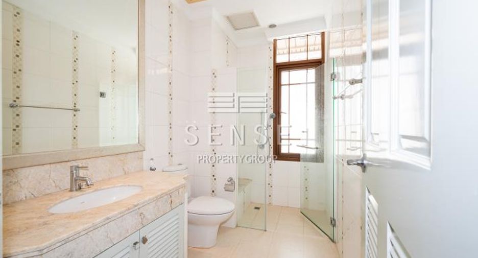 For rent 4 bedrooms house in Pathum Wan, Bangkok