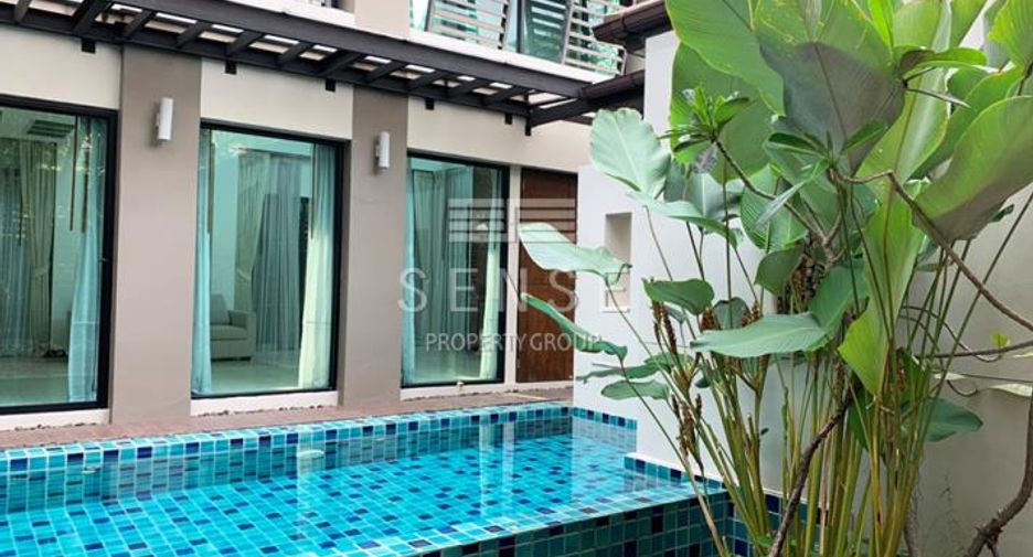 For rent 4 bedrooms house in Watthana, Bangkok