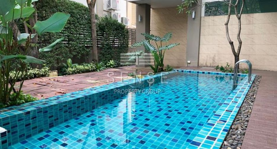 For rent 4 bedrooms house in Watthana, Bangkok