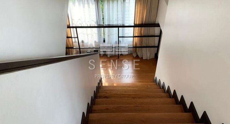 For rent 4 bedrooms house in Watthana, Bangkok