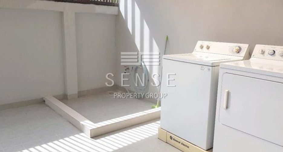 Casa en alquiler de 4 habitaciones en Watthana, Bangkok