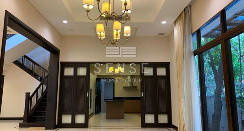 For rent 4 bedrooms house in Khlong Toei, Bangkok