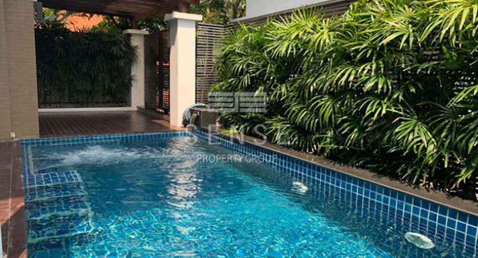 For rent 4 bedrooms house in Khlong Toei, Bangkok