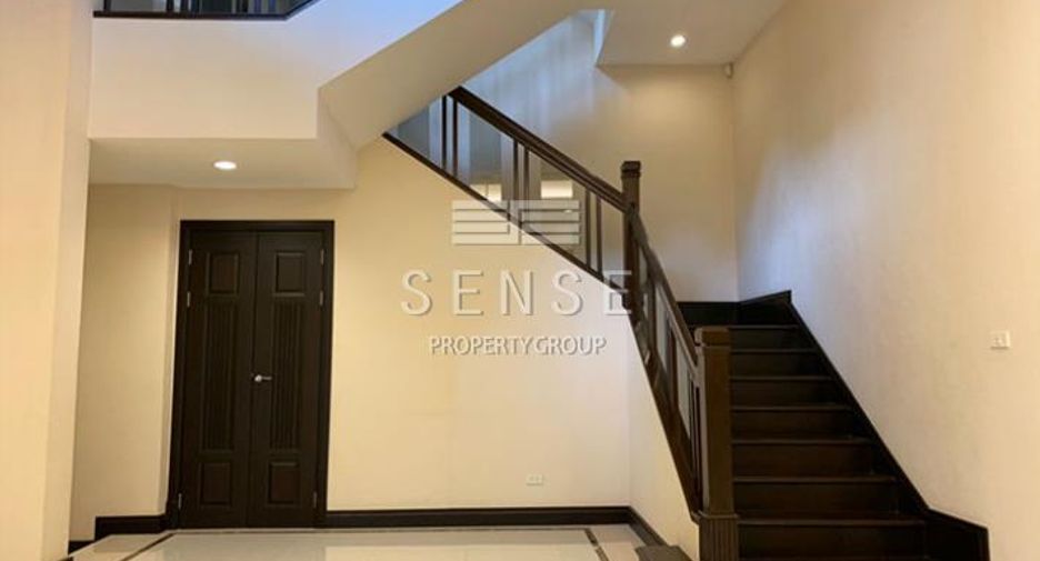 For rent 4 bedrooms house in Khlong Toei, Bangkok