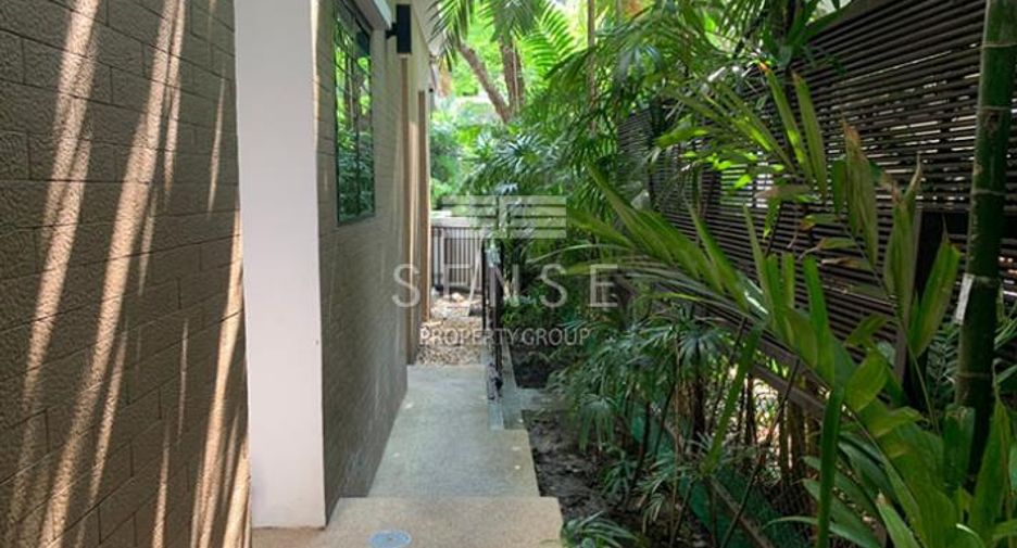 For rent 4 bedrooms house in Khlong Toei, Bangkok