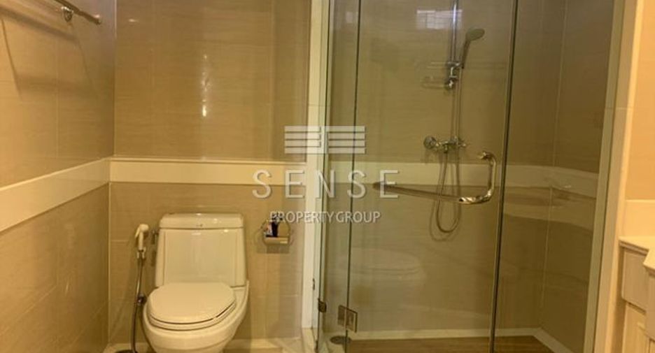 For rent 4 bedrooms house in Khlong Toei, Bangkok