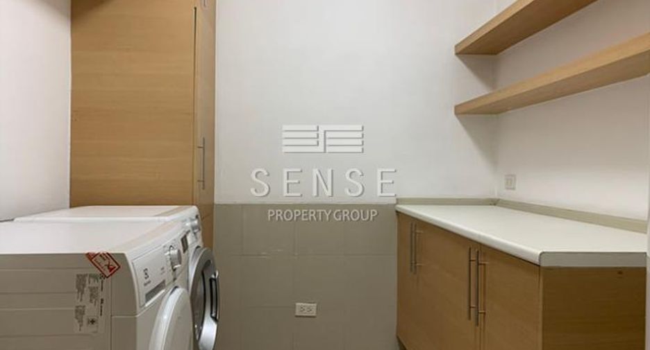 For rent 4 bedrooms house in Khlong Toei, Bangkok