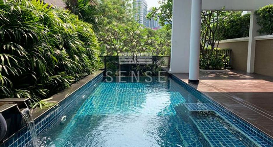 For rent 4 bedrooms house in Khlong Toei, Bangkok