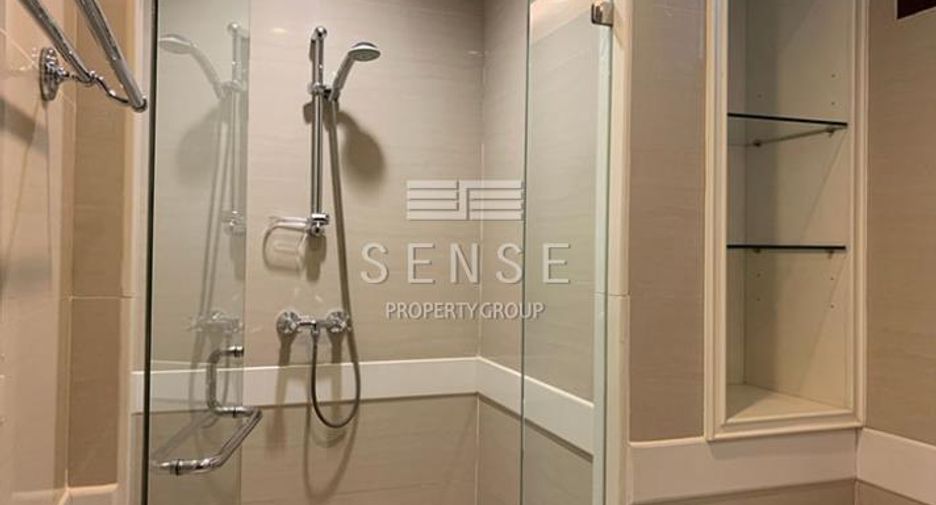 For rent 4 bedrooms house in Khlong Toei, Bangkok