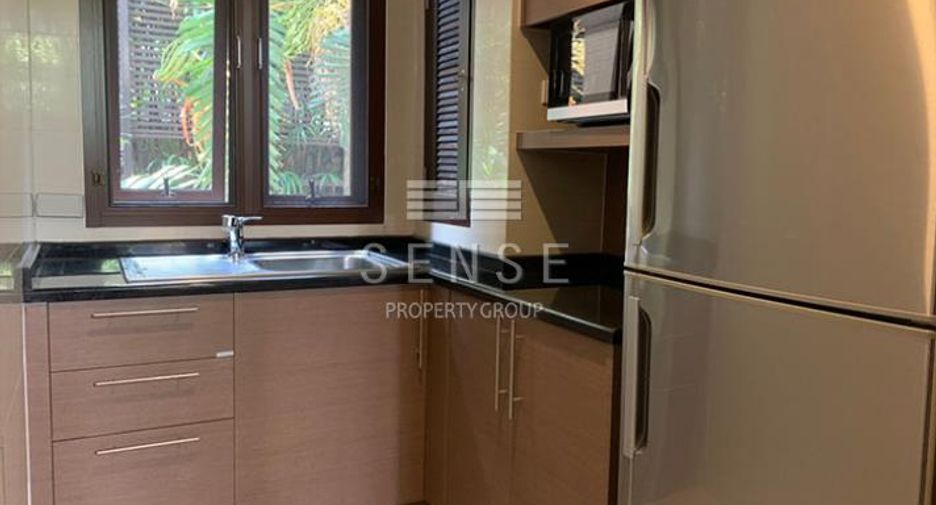For rent 4 bedrooms house in Khlong Toei, Bangkok