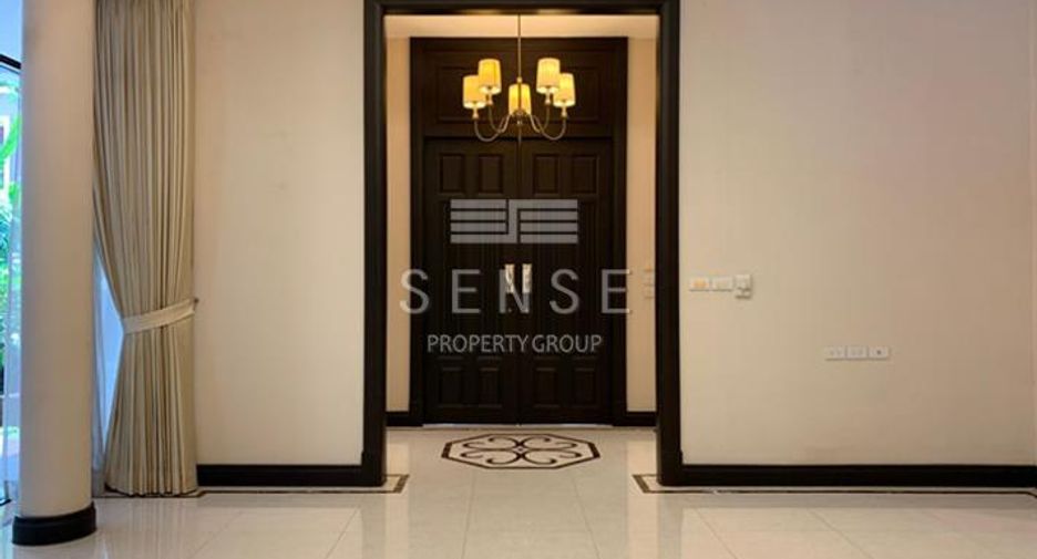 For rent 4 bedrooms house in Khlong Toei, Bangkok