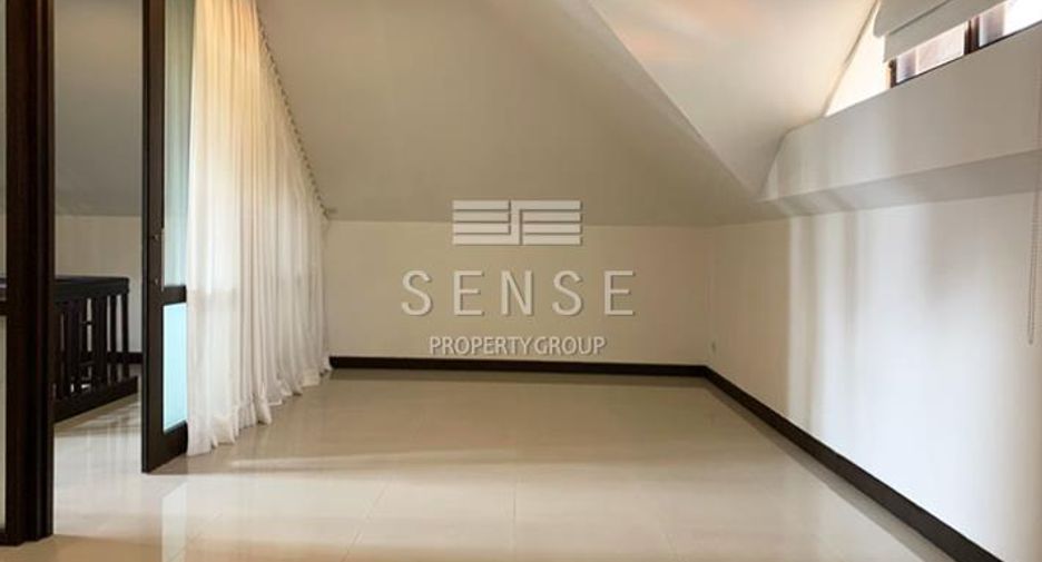 For rent 4 bedrooms house in Khlong Toei, Bangkok