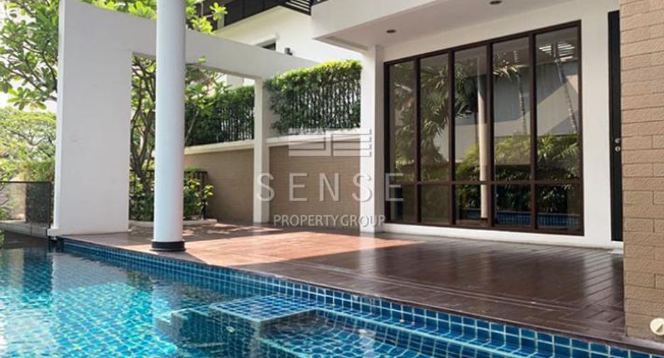 For rent 4 bedrooms house in Khlong Toei, Bangkok